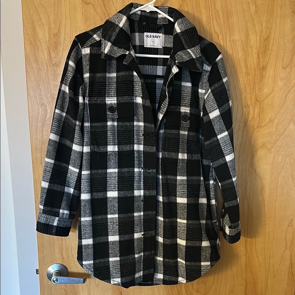 Old Navy Women's Black and White Plaid Jacket (Shacket)